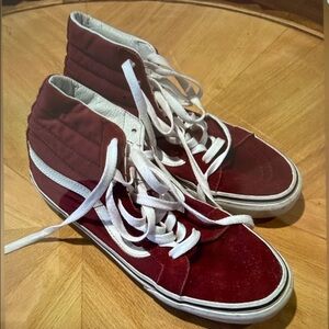 Men’s Van’s High-Top Maroon Skate Sneakers with White Stripe; Size 7.5
